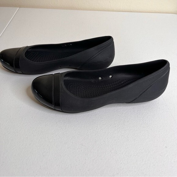 Crocs Patent Cap Toe Ballet Flat Black Comfort Slip On Casual Shoe Women Size 8 - Picture 5 of 14